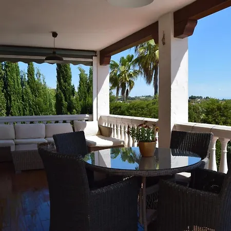 Andalusian Villa & Pool Villa Coín